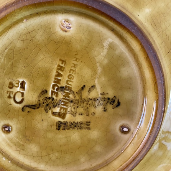 Sarreguemines France jam pot w/lid, saucer - Picture 3 of 8